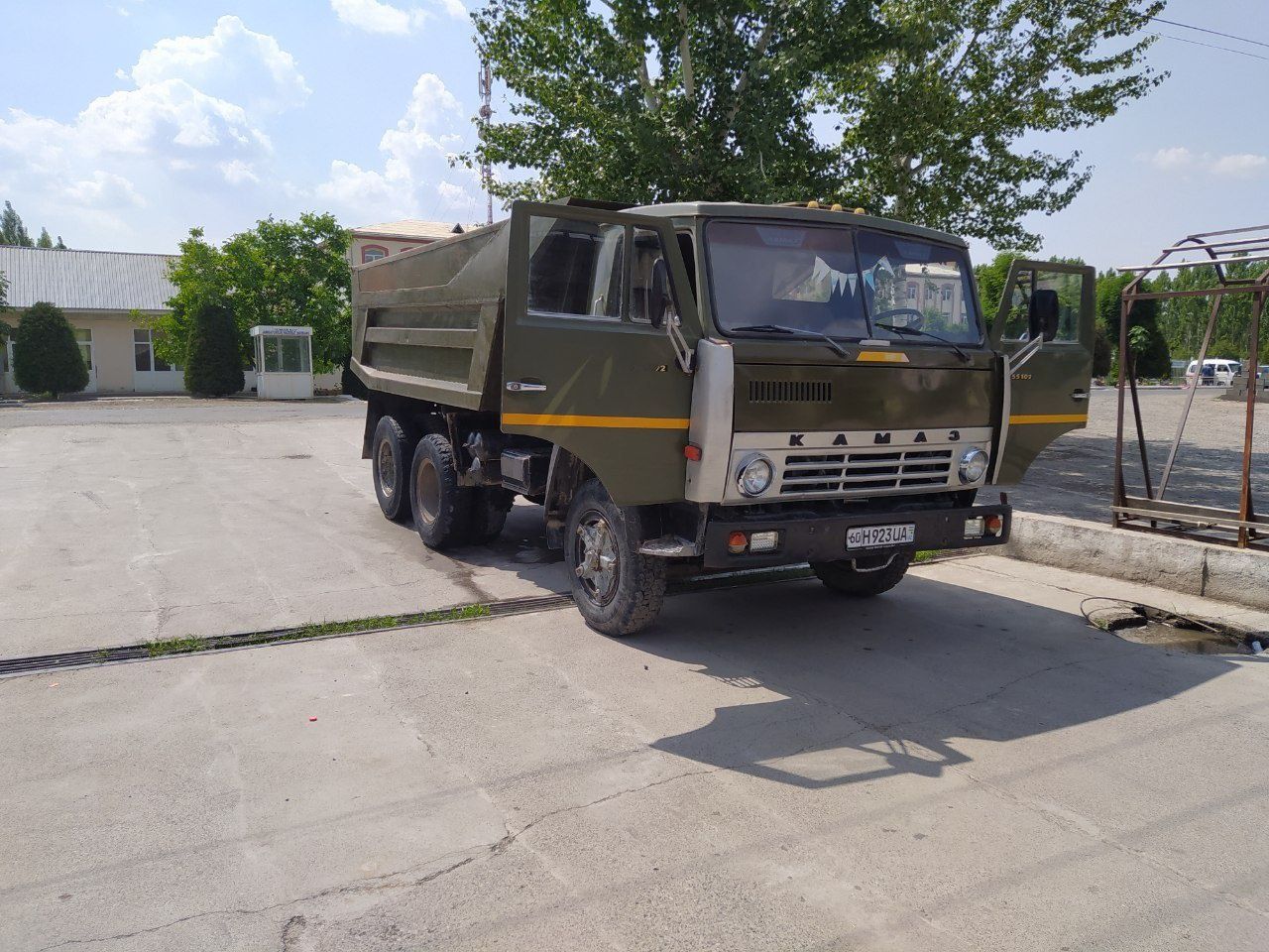 Kamaz samasval  sotiladi