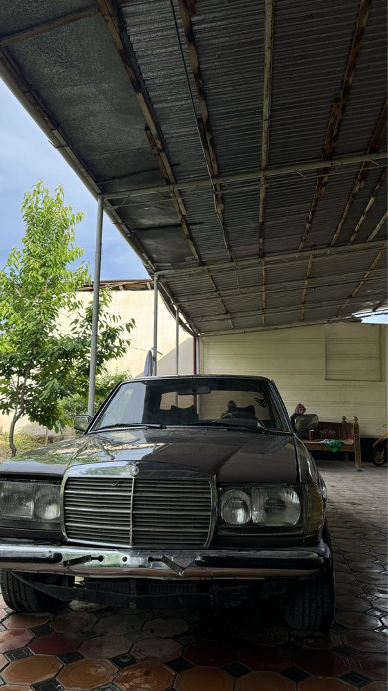 Mercedes Benz W123 200D