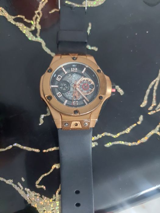Se vinde un ceas Hublot Ferrari