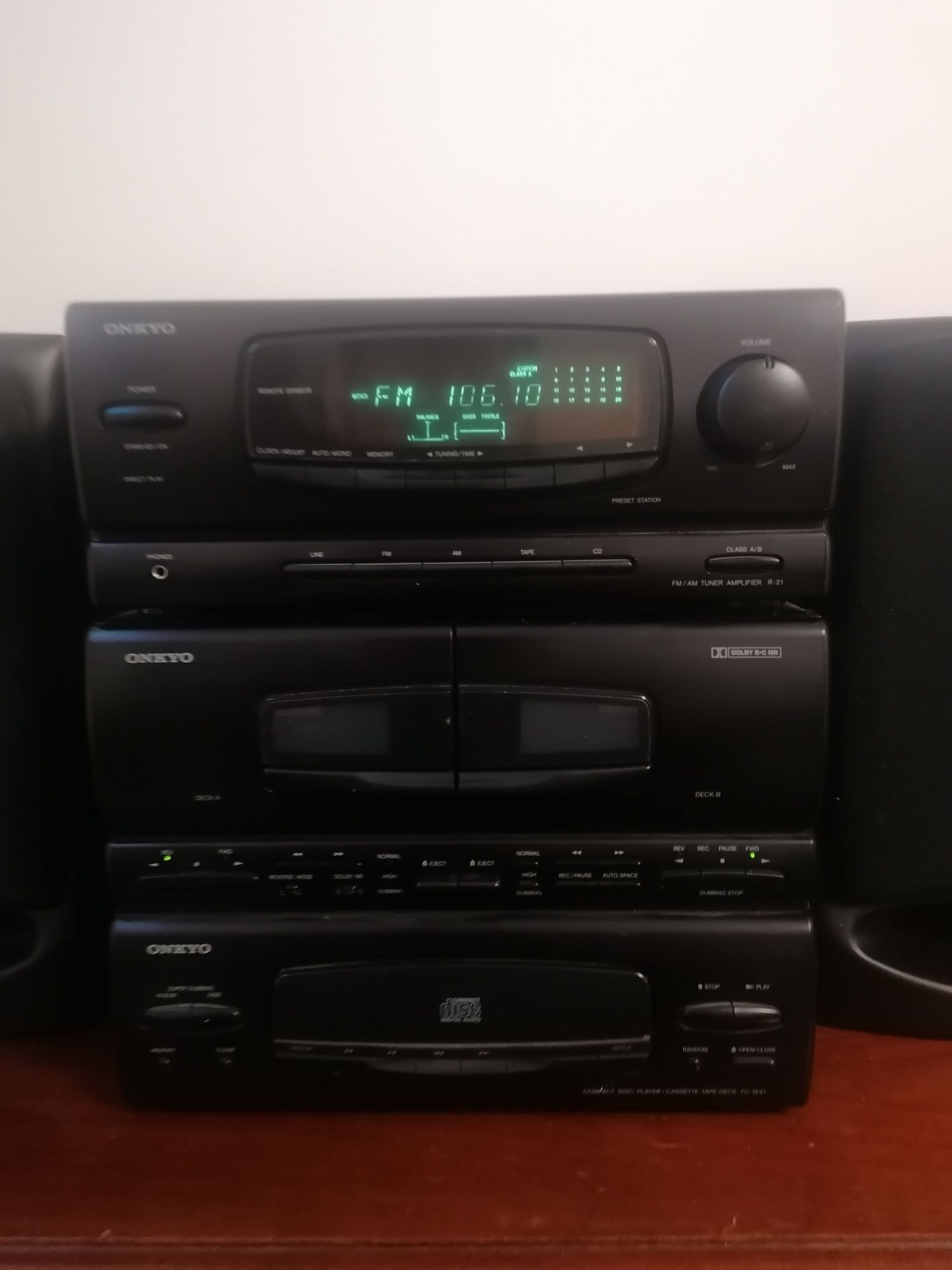 Onkyo linie audio.