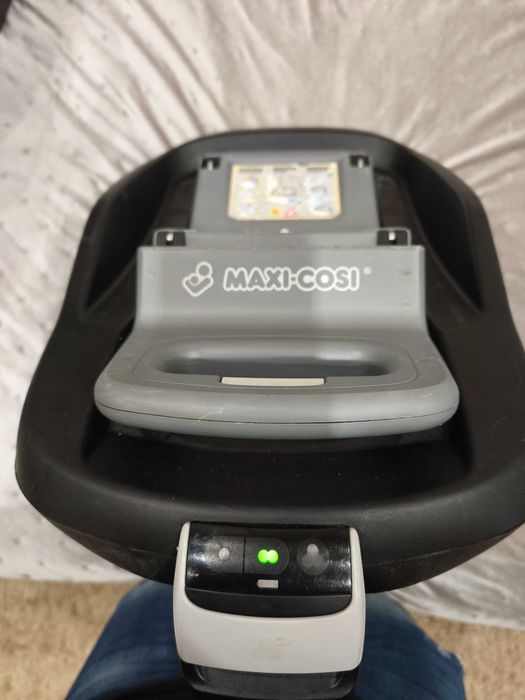 Детско столче за кола Maxi-cosi+основа със система isofix