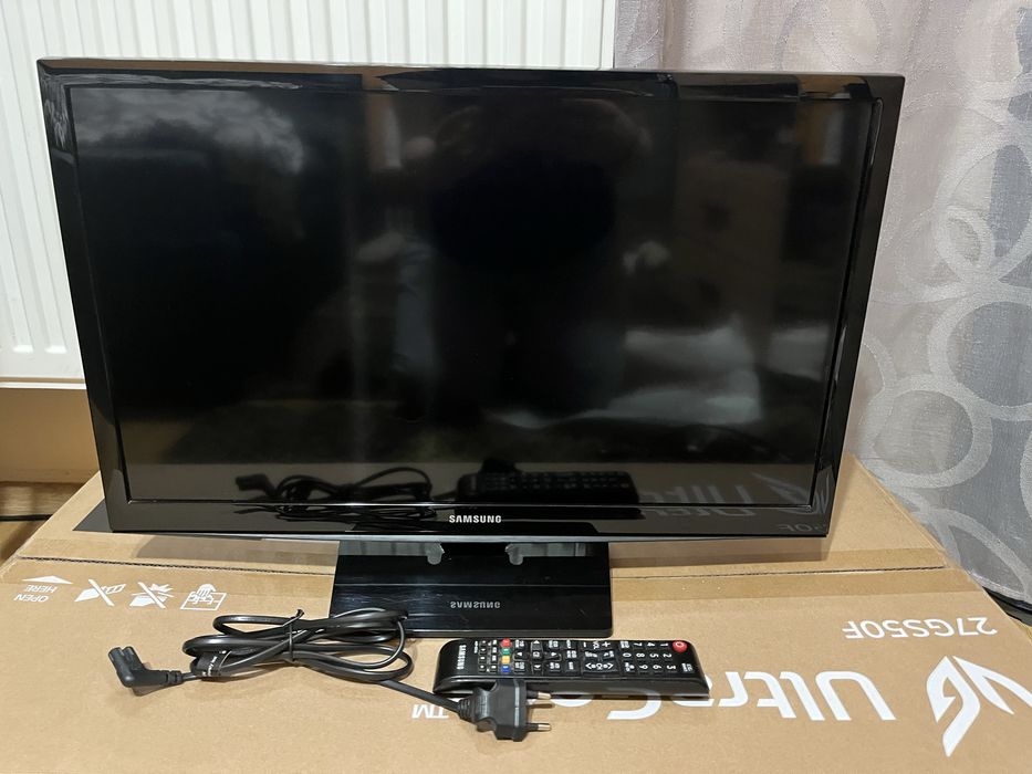 Televizor Samsung 61 cm