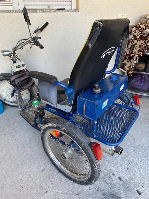 Tricicleta pentru seniori pe benzina