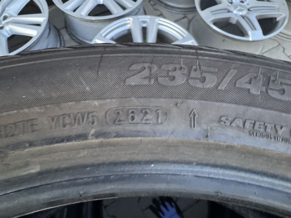 4 бр. Почти нови зимни гуми Kumho 235/45/19