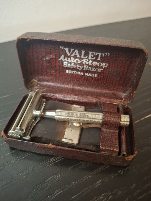 Aparat de ras Valet