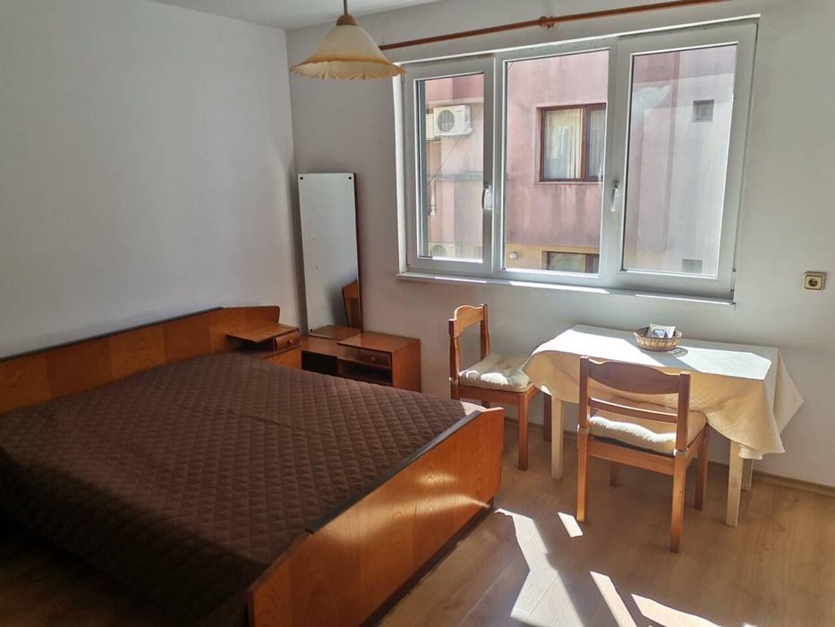 Дава се под наем Двустаен апартамент в Бургас, Лазур - 100 кв.м за 255 € - Снимка #3