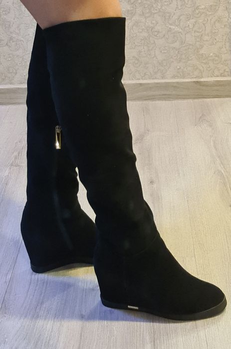 Продам срочно!!! Женские зимние сапоги !!!

Продам срочно!!! Женские з