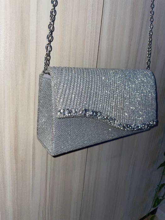 Офицялна чантичка