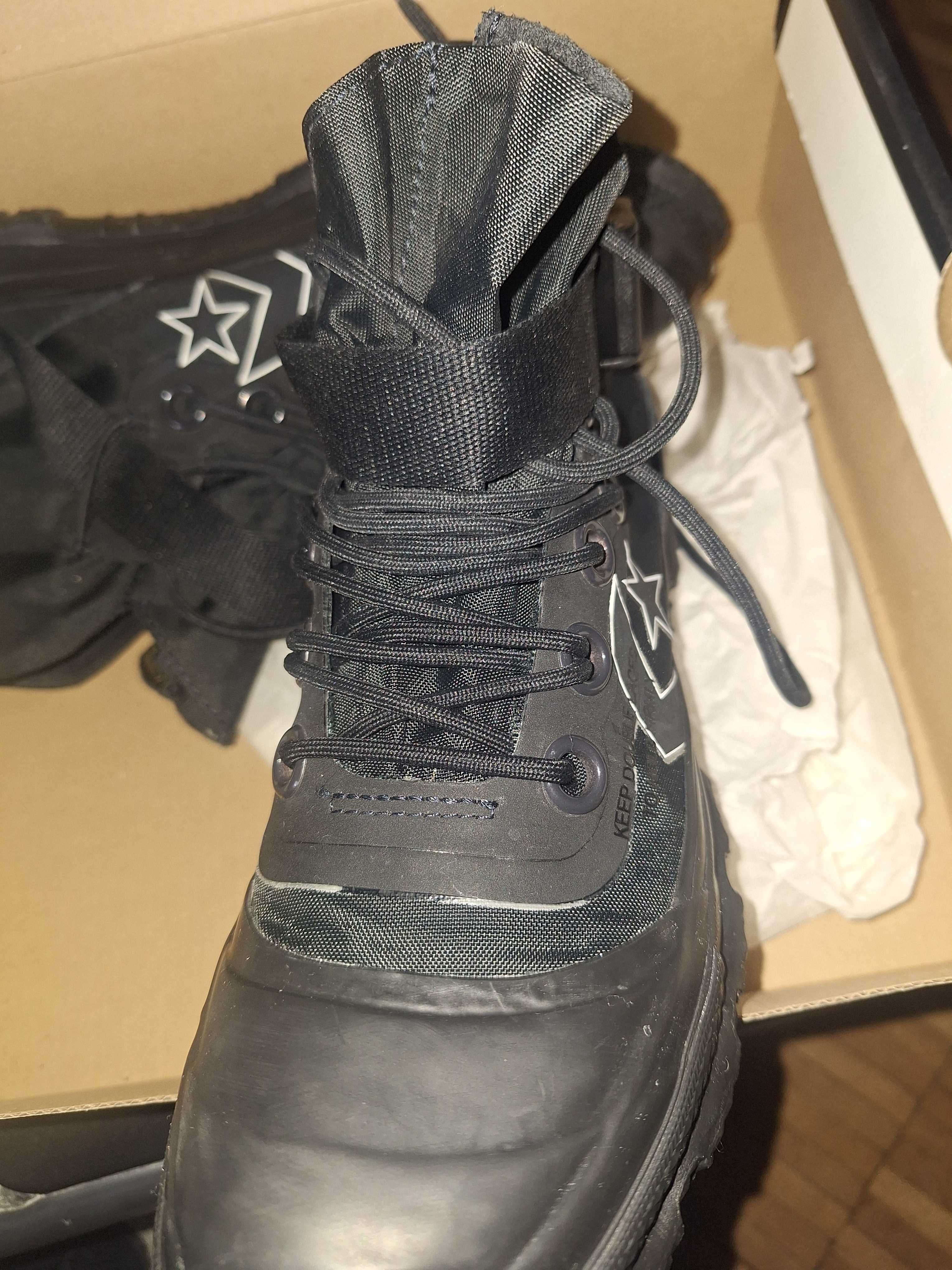 Converse gore-tex