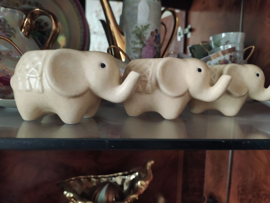 продам фарфоровые статуэтки