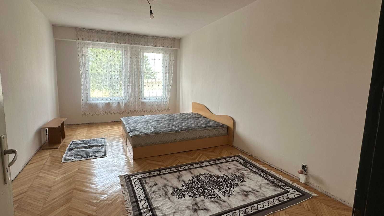 Продава се: Тристаен апартамент 108 кв. м.,  в саниран блок, гр.Баня