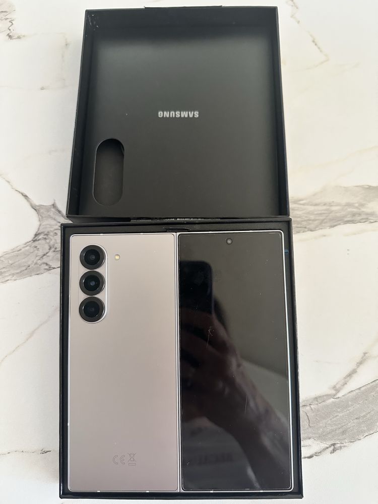 Samsung Galaxy Z Fold 6