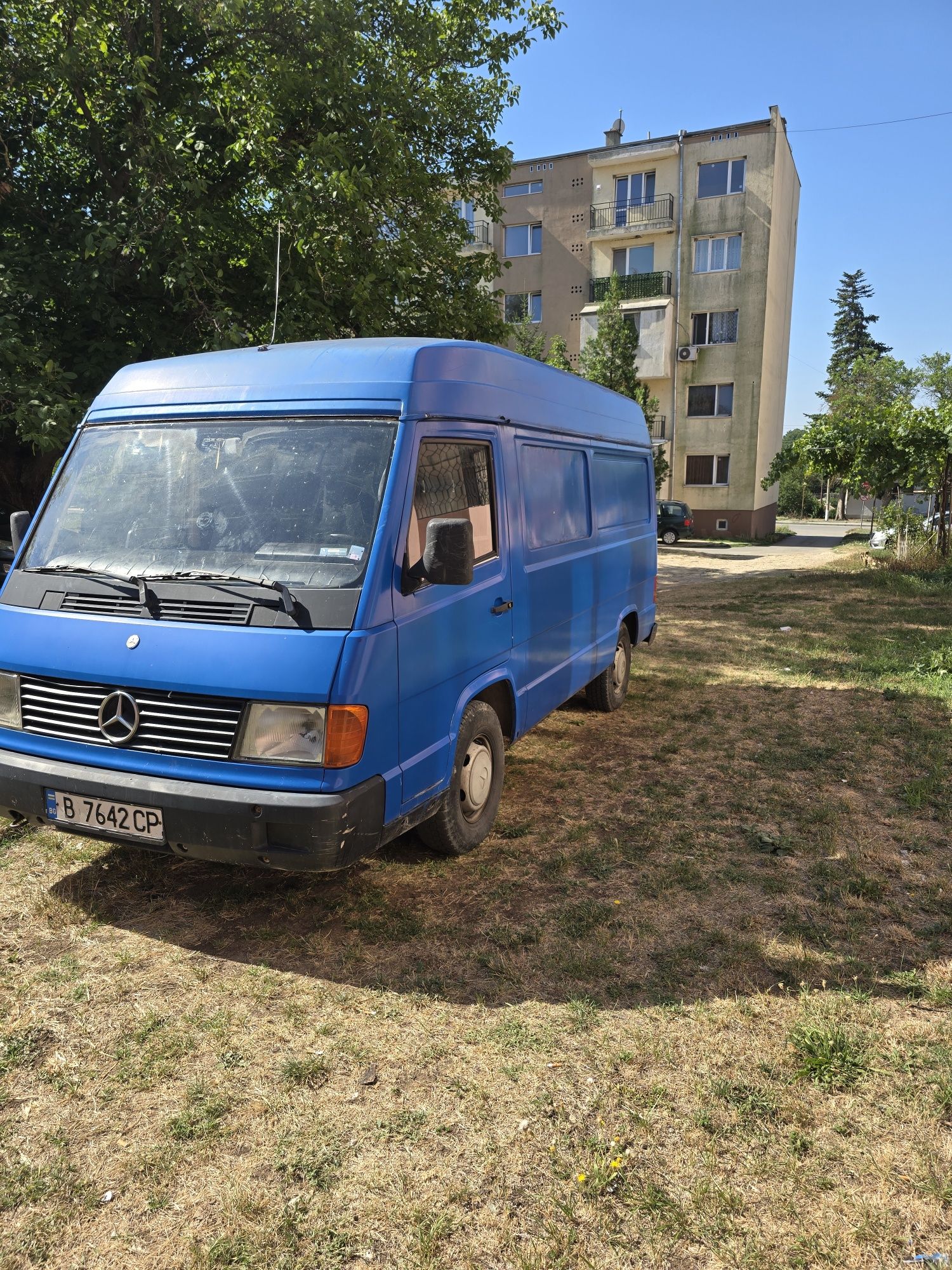 Mercedes Benz MB 100