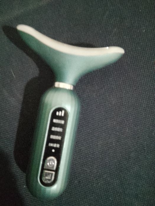 Массажёр для лица и шеи