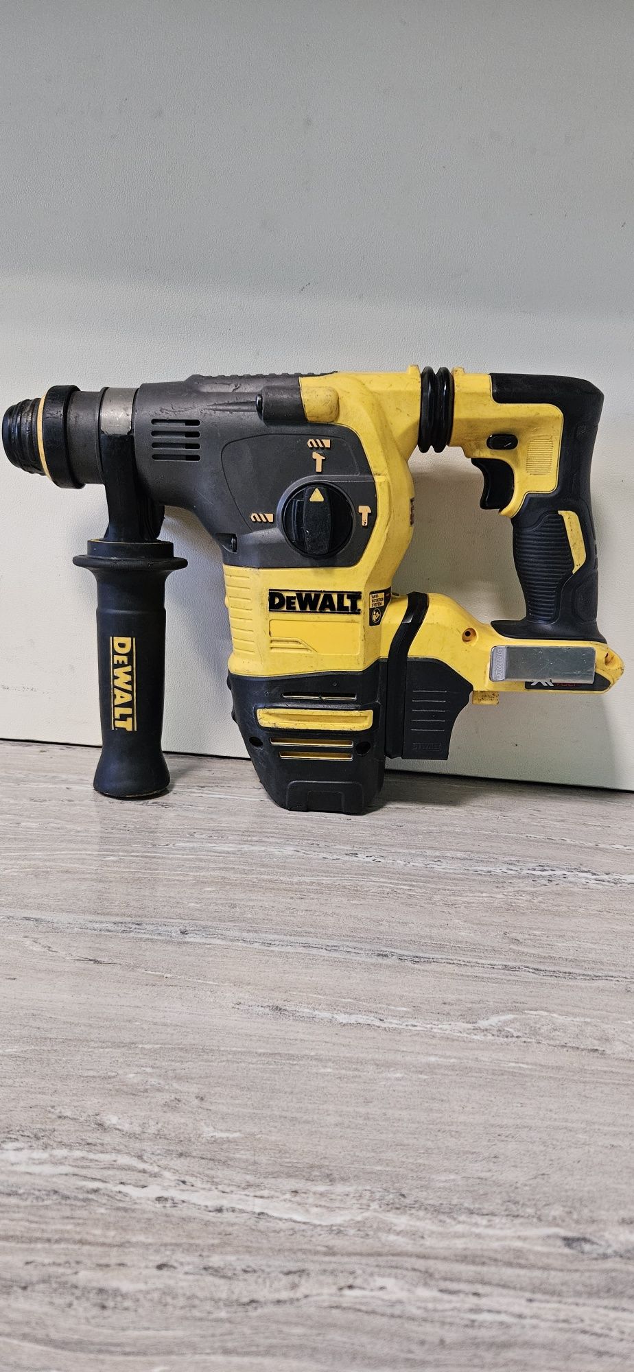 Dewalt Перфоратор DCH333 XR FLEXVOLT 54V.