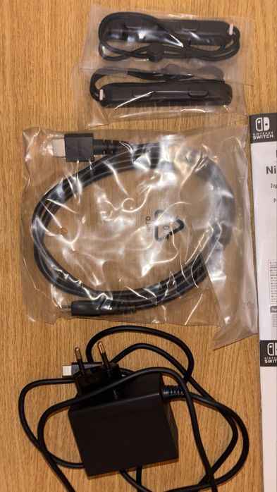 Nintendo Switch (model v2) stare perfectă, cutie completă