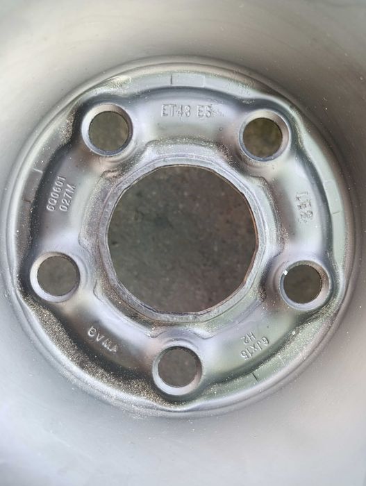 Джанти с гуми 15 цола 5х100 ЕТ43 за Ауди, VW. Шкода, Сеат - 6Q0610027M
