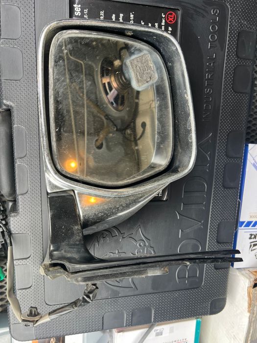 2 зеркало от Тойота Прадо