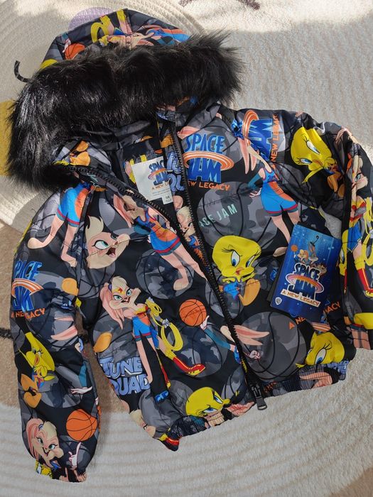 Куртка очень красивая.Европа.