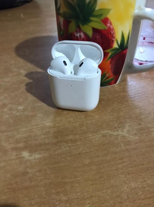 продам air pods 1 оригинал