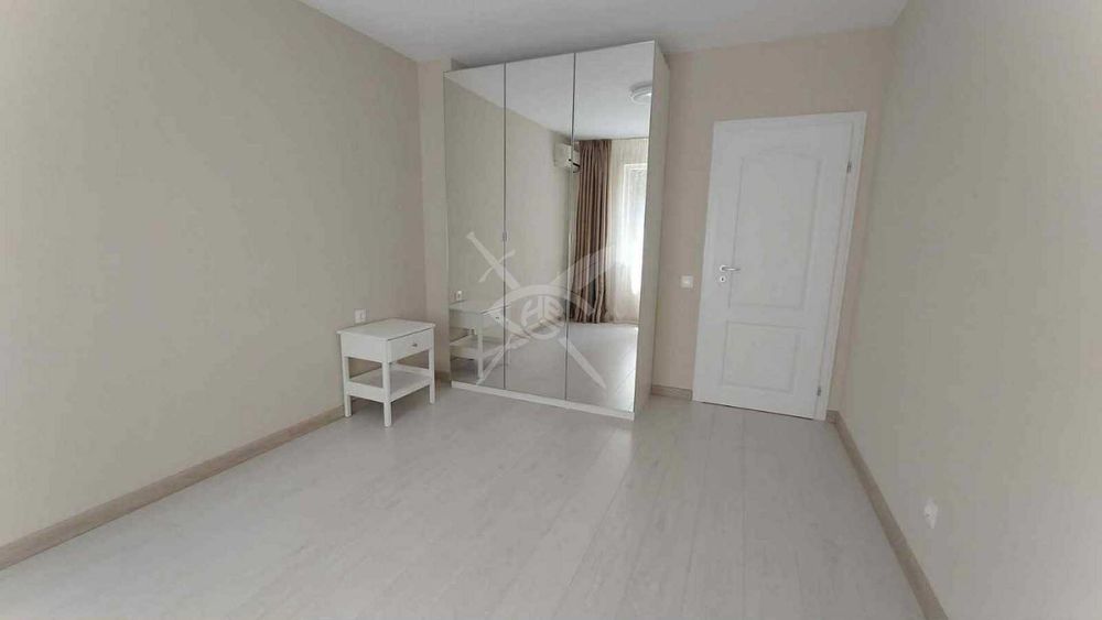 Дава се под наем Тристаен апартамент в София, Център - 90 кв.м за 1100 € - Снимка #9