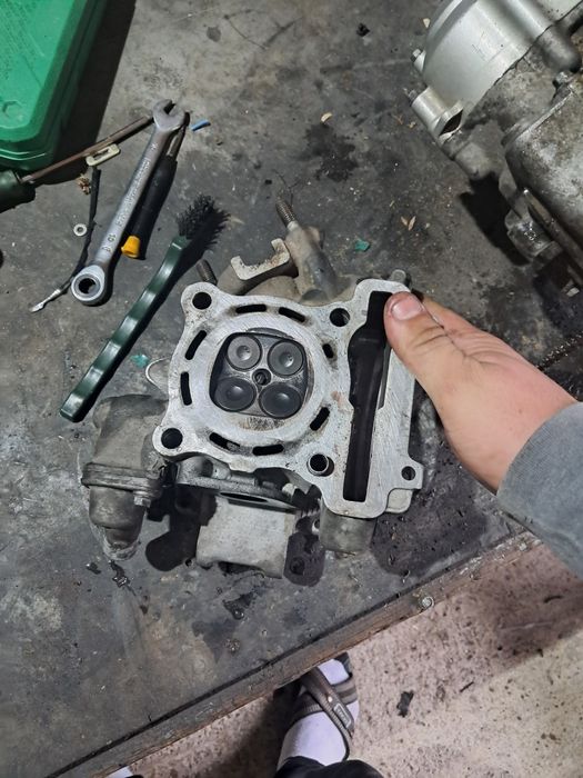 Vând piese yamaha yzf