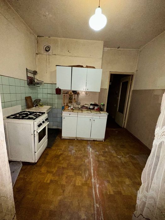 Продаётся на Карасу-4 3ком
