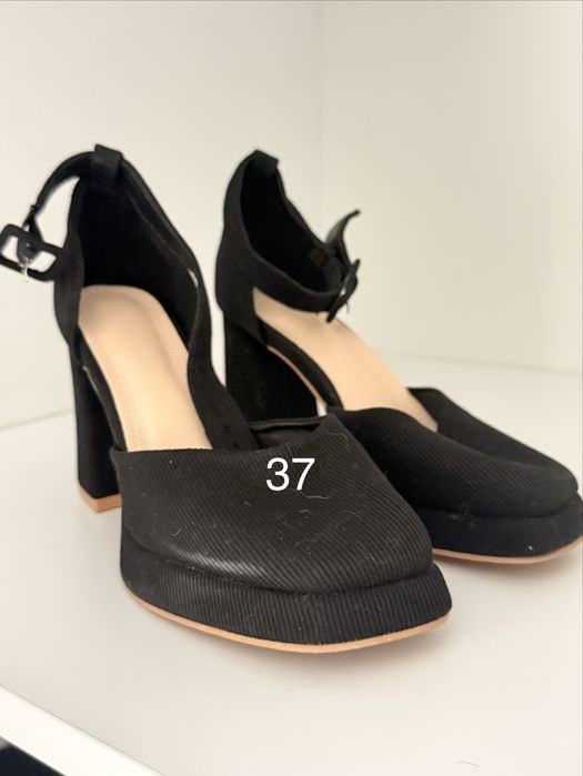 Pantofi cu toc + set bluze