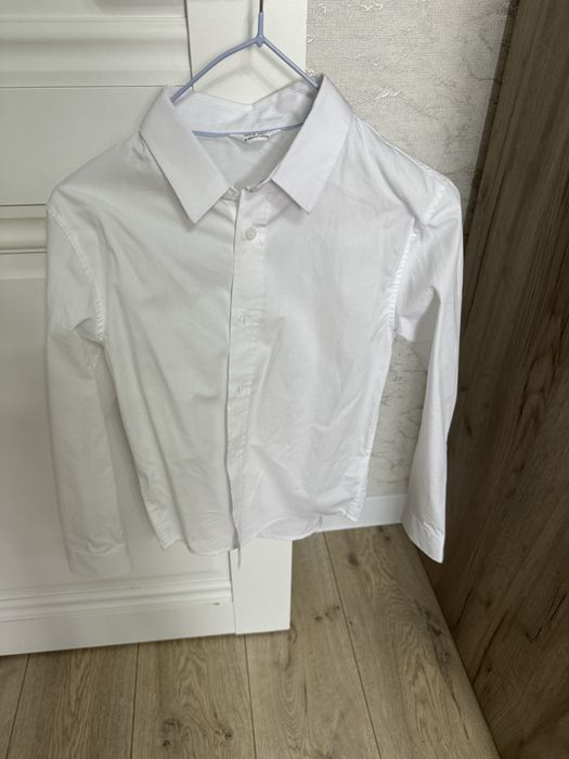 Продам новые школьные рубашки