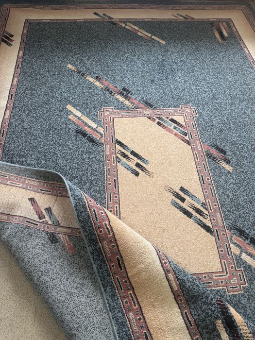 Продаю ковер 2.4 х 4.0 метра