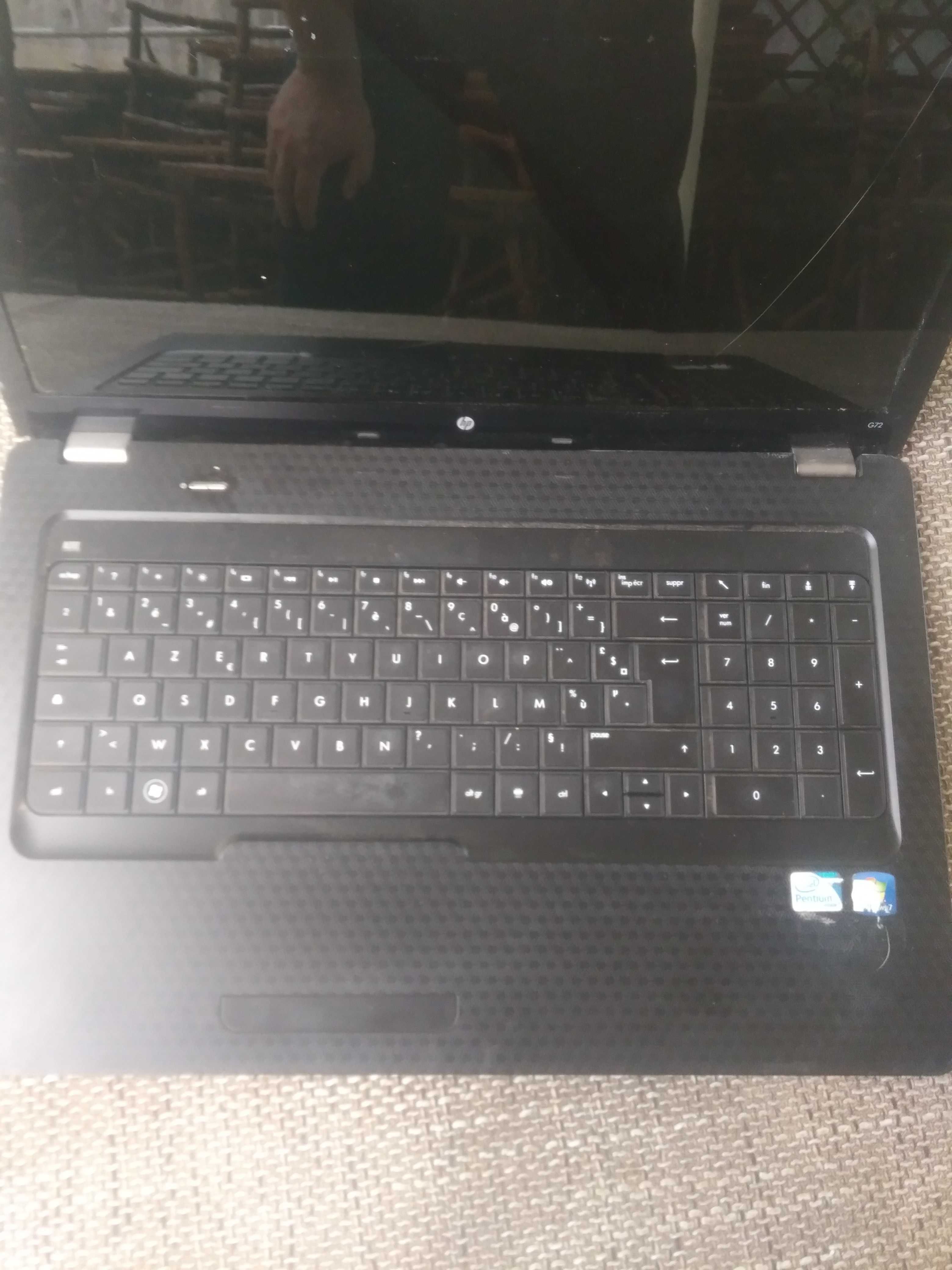 Laptop HP G72 placa de baza defecta