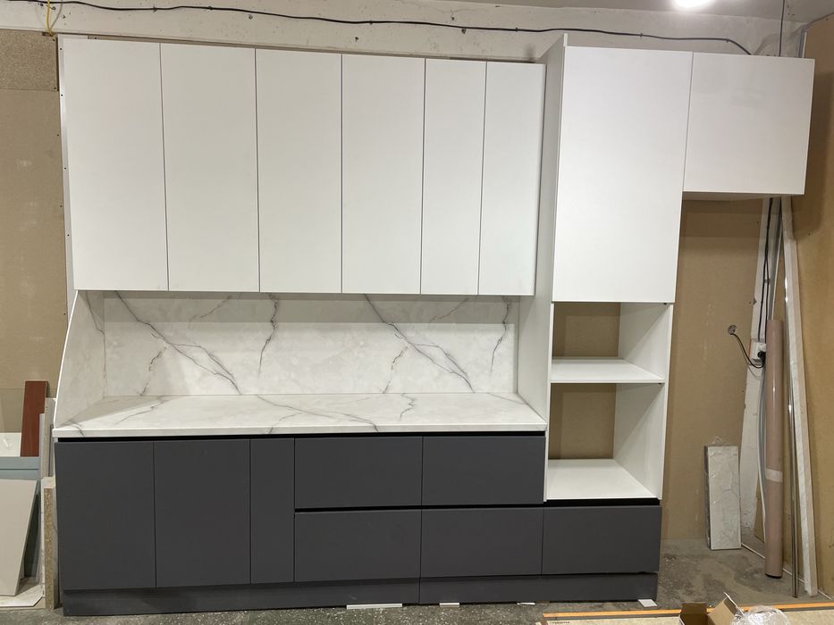 Продам кухонный гарнитур новый