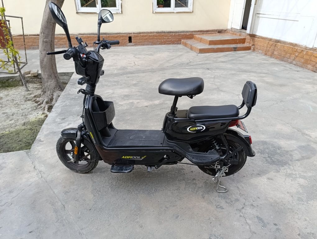 Electric scooter 2023