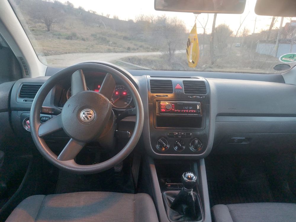 Dezmembrez/ Dezmembrari Golf 5 1.6 MPI 1.6FSI