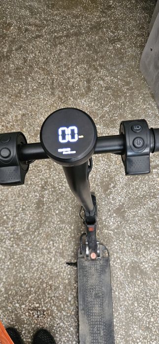 Trotineta electrica 25 km/h