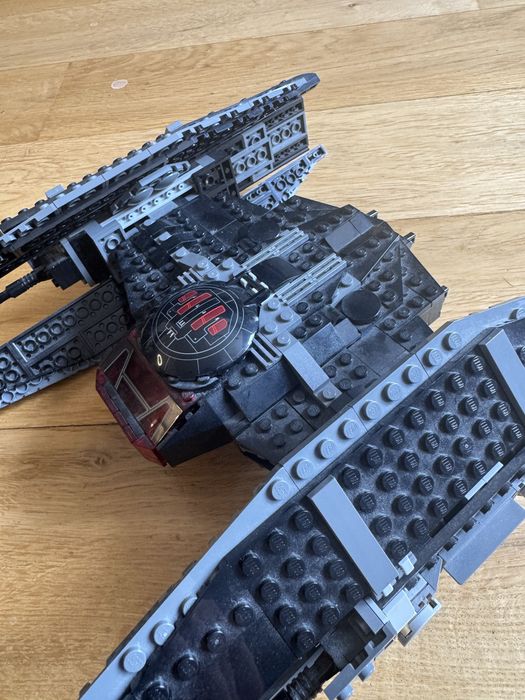 LEGO Star Wars 75179 – Kylo Ren’s TIE Fighter