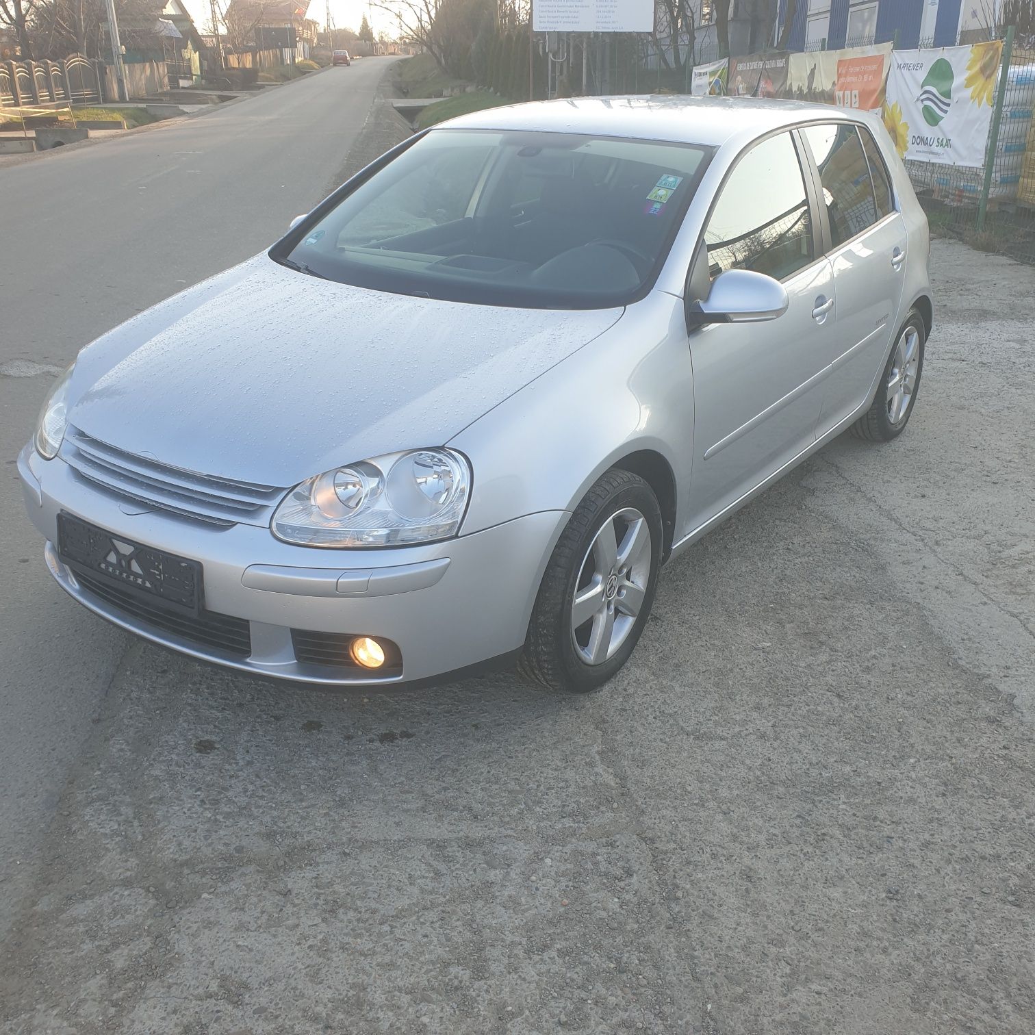 Vw Golf 5 1.6 benzină  An 2008