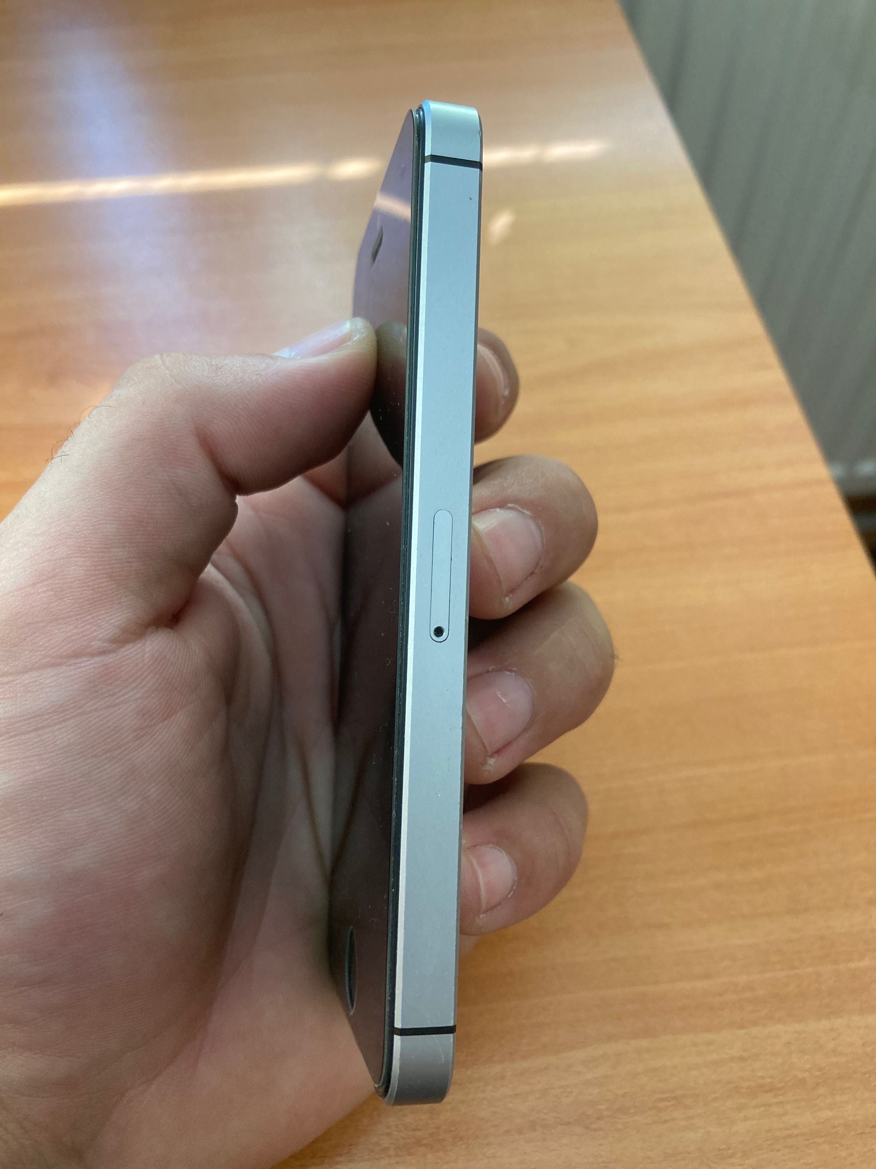 Iphone SE 2016 Като Нов