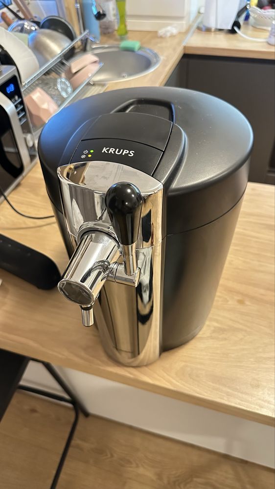 Dozator de bere cu racire Krups BeerTender F8B4
