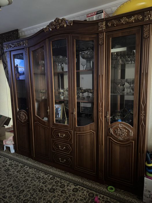 Stenka mebel srochna sotiladi ideal xolatda