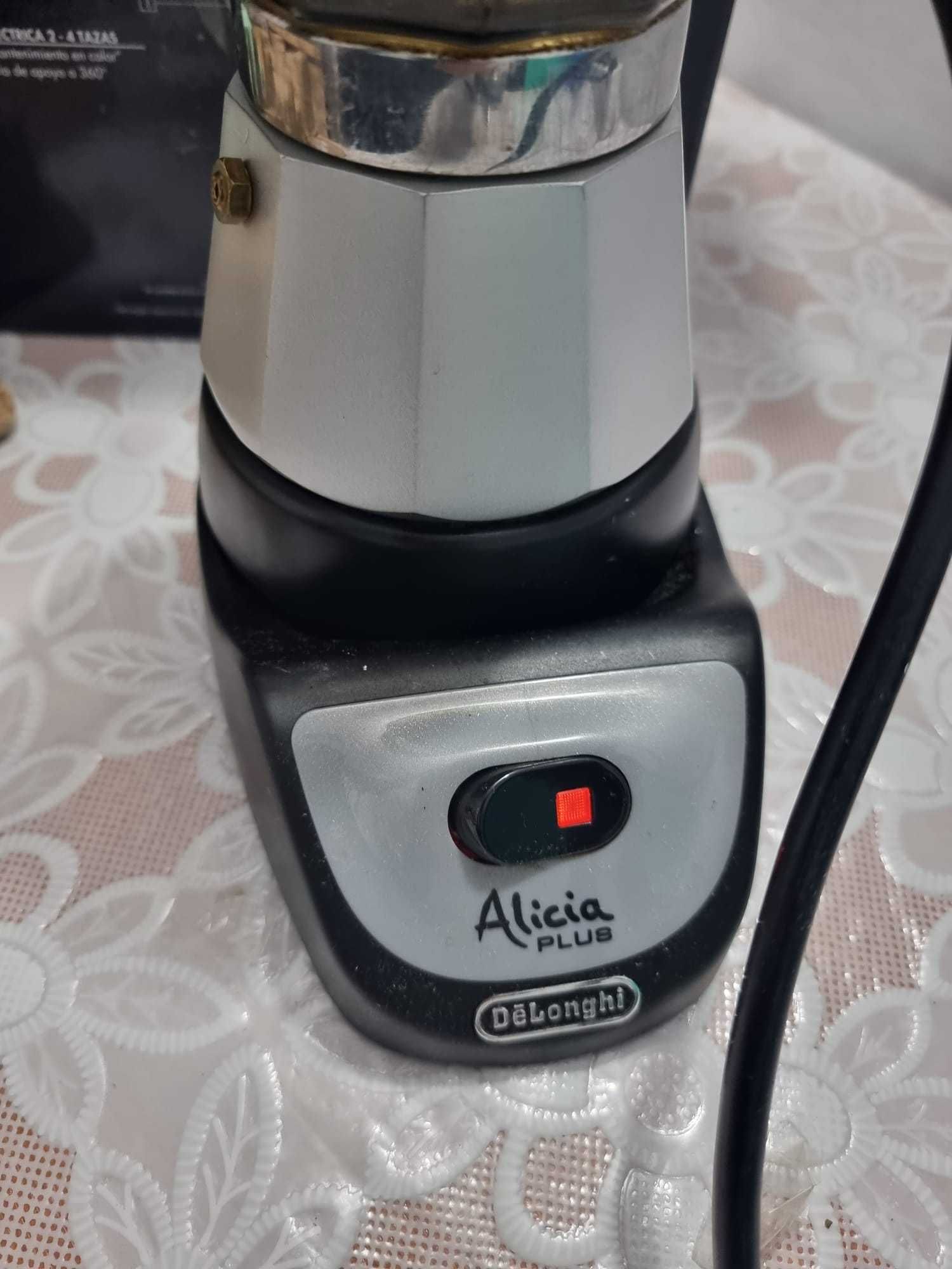 Cafetiera DELONGHI Alicia Plus EMKP 63.B creator