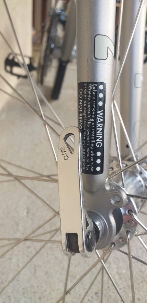 Bicicletă aluminiu nouă 3 foi 8 pinioane