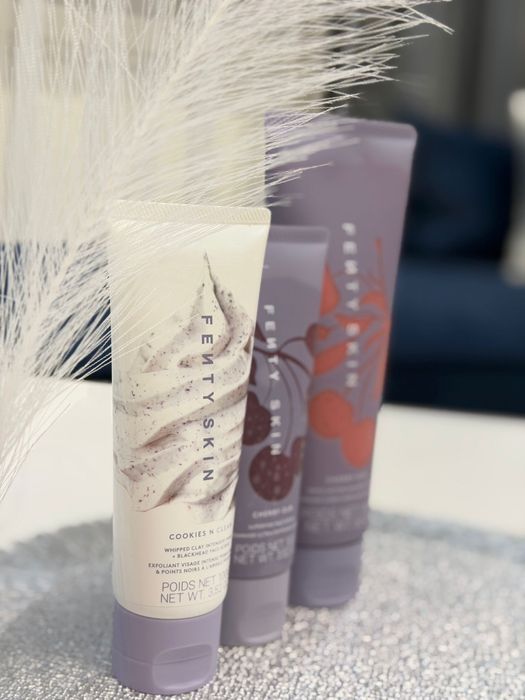 Scrub Exfoliant , Gel Dus , Cosmetice , Fenty Skyn