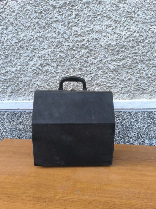 Акордеони 2 бр.спешно, ненужни, ниска цена