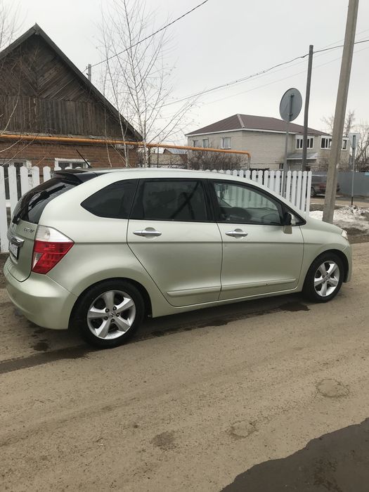 Продам хонда fr-v 2005 года