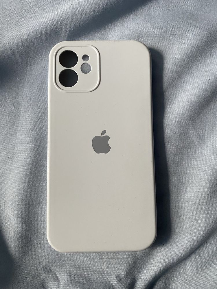 Чехлы на Iphone 12