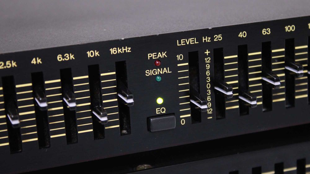 Egalizator Yamaha GQ2015A/Q2031A.