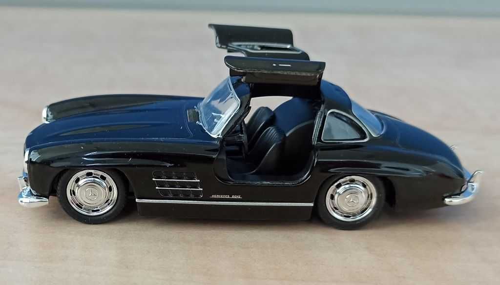 Macheta Mercedes 300 SL negru - Welly 1/36