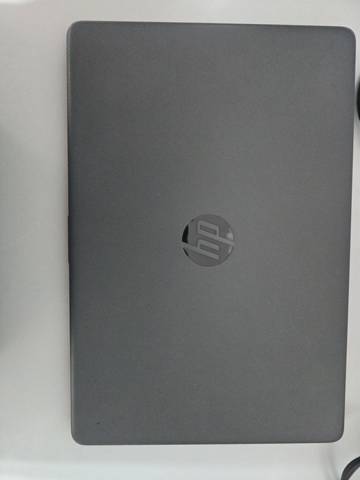 Laptop HP model:15s-fq1071nq  I5 16 giga 512 ssd
