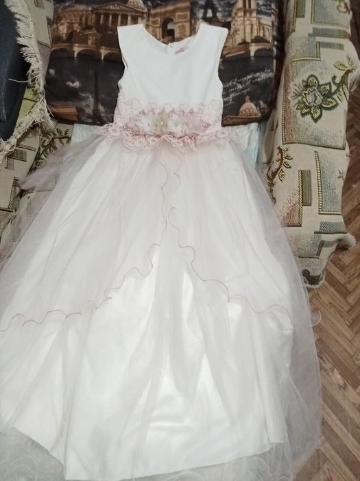 Продам платье нарядное детское для девочки